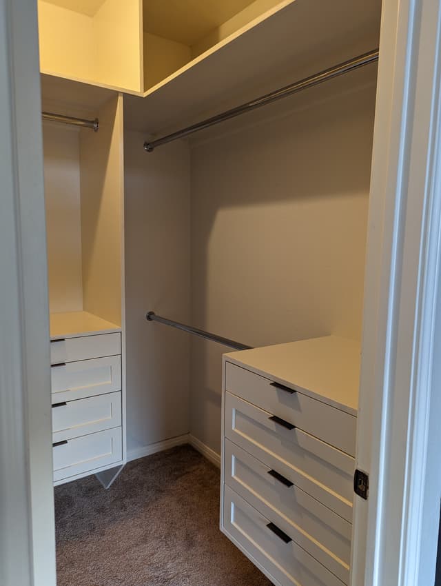 Custom mudroom lockers with bench seating